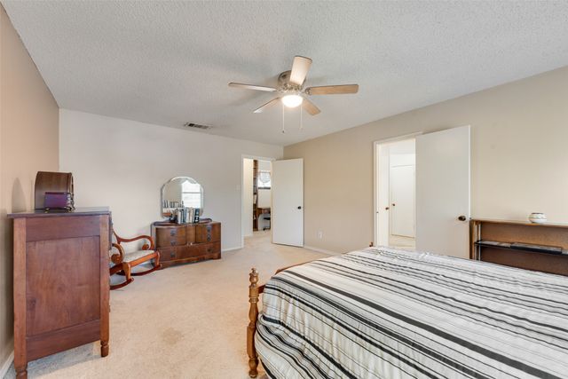 1719 Autumn Lane, Arlington, TX 76012