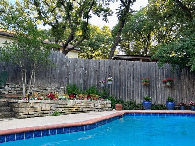 1719 Autumn Lane, Arlington, TX 76012