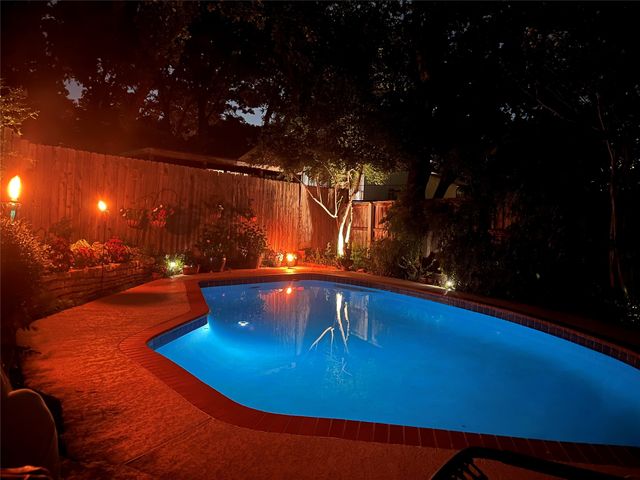 1719 Autumn Lane, Arlington, TX 76012