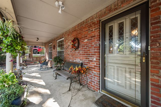 1719 Autumn Lane, Arlington, TX 76012