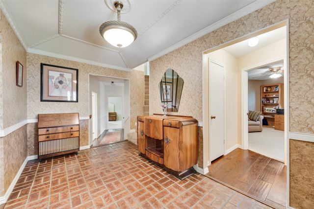 1719 Autumn Lane, Arlington, TX 76012