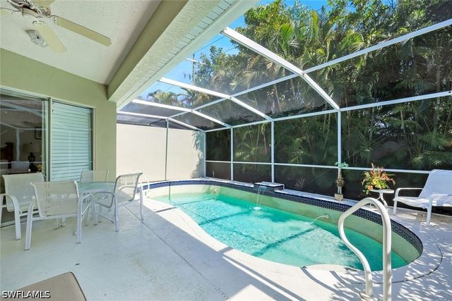 1818 Leamington LN, Naples, FL 34109