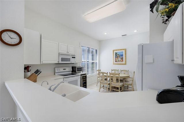 1818 Leamington LN, Naples, FL 34109
