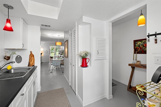 300 CLYDE LANE 106, Dunedin, FL 34698