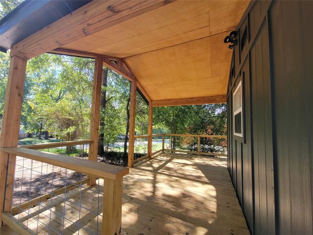 13126 S Lee Shore Drive, Willis, TX 77318