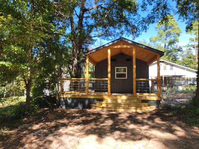 13126 S Lee Shore Drive, Willis, TX 77318