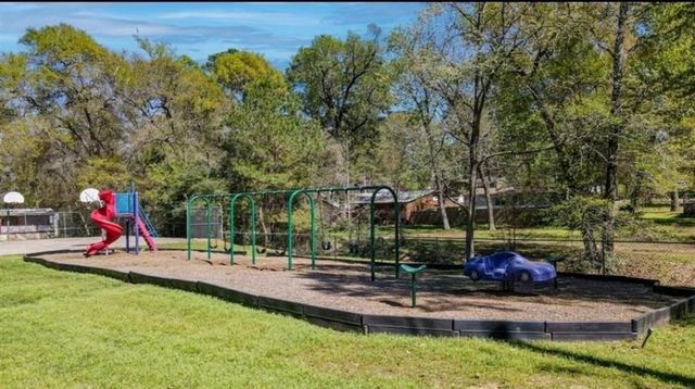 13126 S Lee Shore Drive, Willis, TX 77318