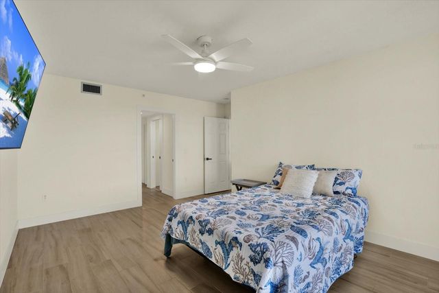 670 ISLAND WAY 1006, Clearwater Beach, FL 33767