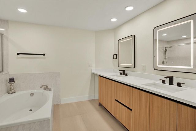 670 ISLAND WAY 1006, Clearwater Beach, FL 33767