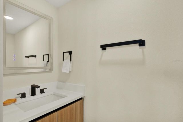 670 ISLAND WAY 1006, Clearwater Beach, FL 33767