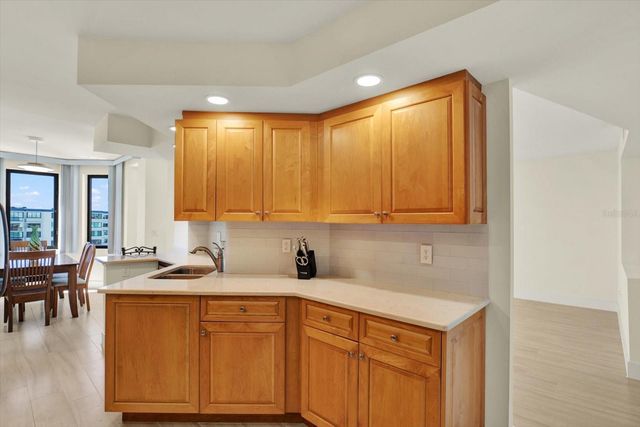 670 ISLAND WAY 1006, Clearwater Beach, FL 33767