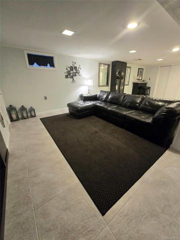 15611 89th Street, Howard Beach, NY 11414