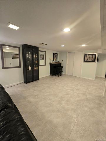 15611 89th Street, Howard Beach, NY 11414