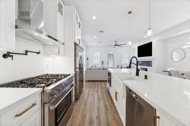 9233 Madera Road, Houston, TX 77078