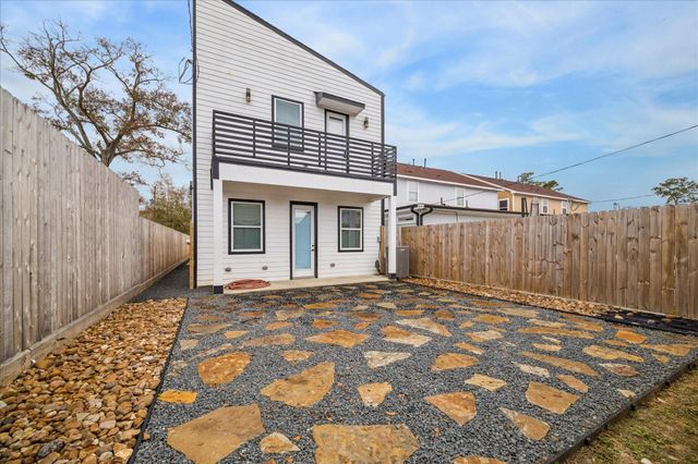 9233 Madera Road, Houston, TX 77078
