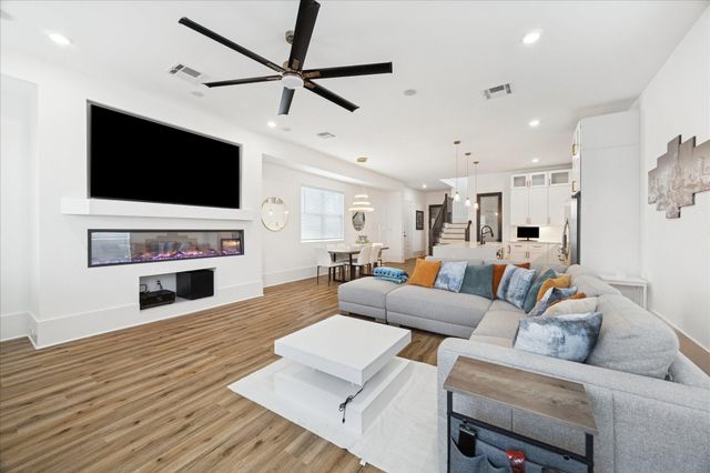 9233 Madera Road, Houston, TX 77078