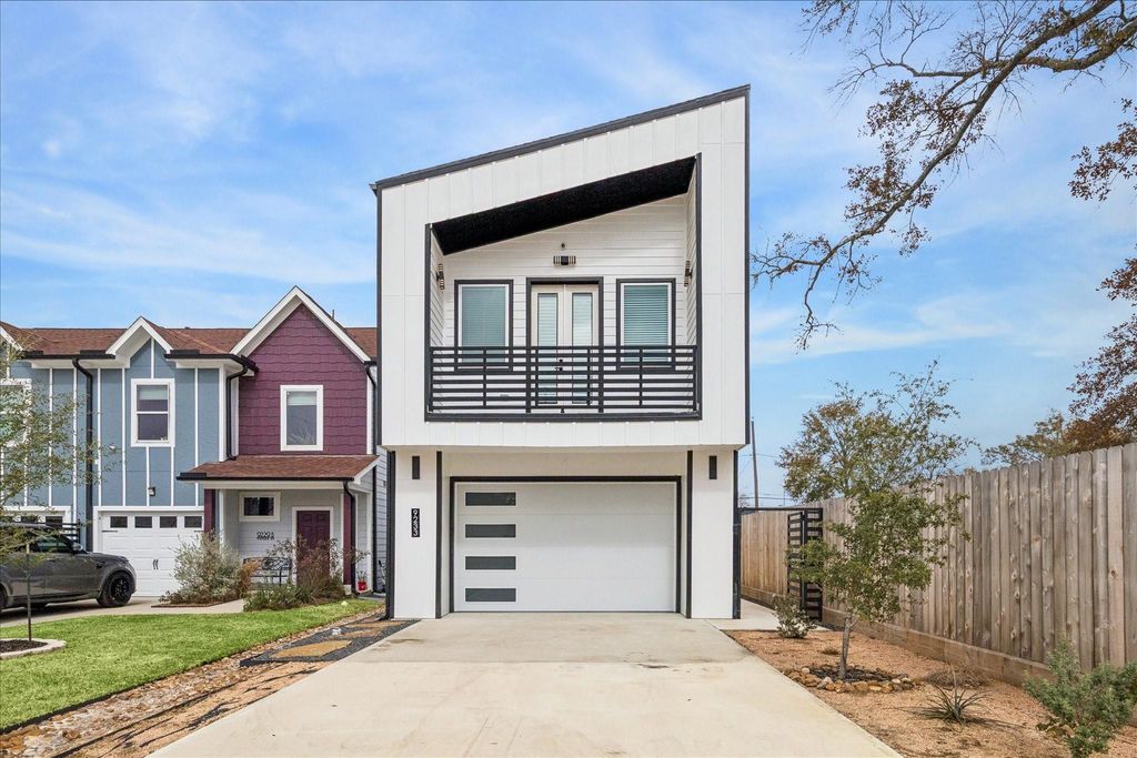 9233 Madera Road, Houston, TX 77078