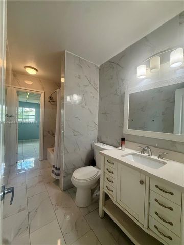 7710 NW 5th Street, Pembroke Pines, FL 33024