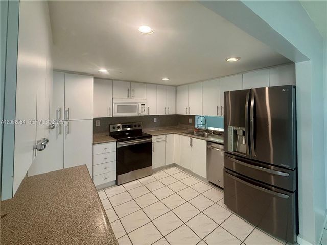 7710 NW 5th Street, Pembroke Pines, FL 33024