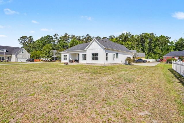1018 Dublin Dr., Conway, SC 29526