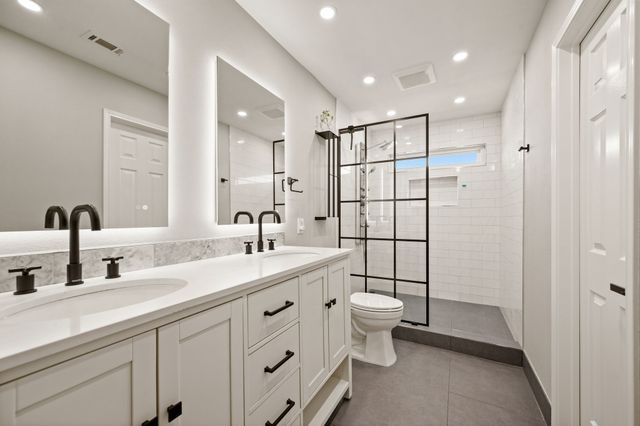 3504 Eisenhower Street, Carrollton, TX 75007