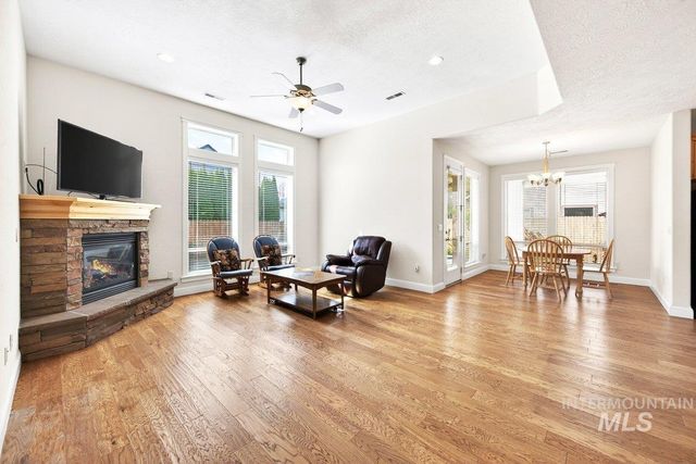 8827 W Sloan Street, Boise, ID 83714