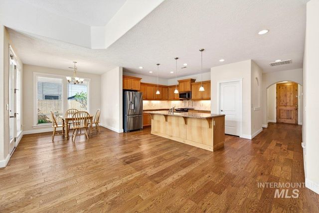 8827 W Sloan Street, Boise, ID 83714