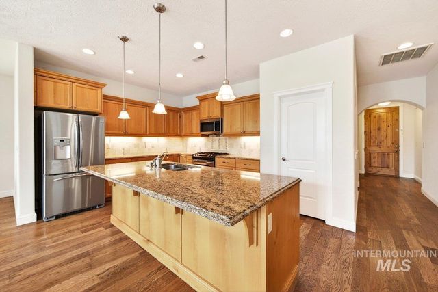 8827 W Sloan Street, Boise, ID 83714