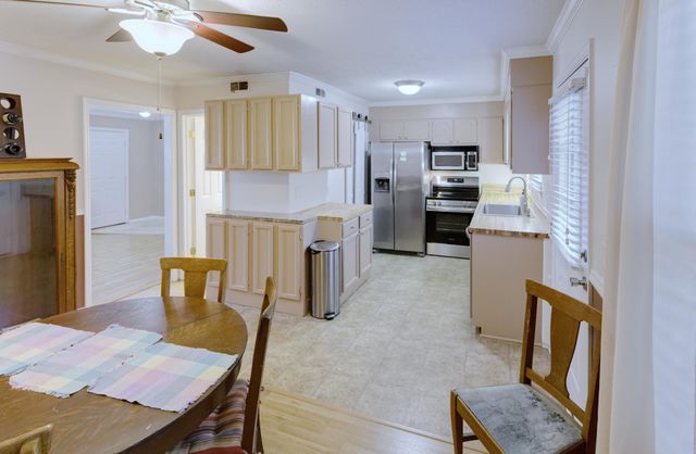 415 Parkdale Drive 16b, Charleston, SC 29414