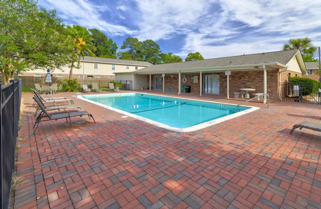 415 Parkdale Drive 16b, Charleston, SC 29414