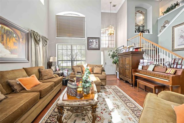 602 Beverly Circle, Stafford, TX 77477