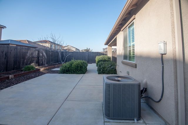 10352 CHARLES MORRIS Way, Elk Grove, CA 95757