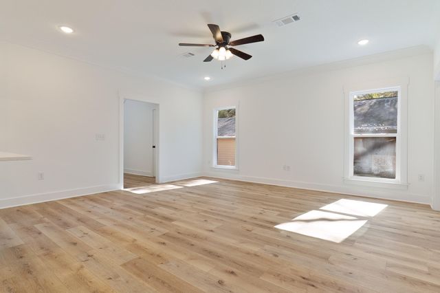 807 S B S Cedar Avenue, Niceville, FL 32578