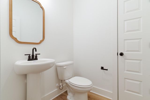 807 S B S Cedar Avenue, Niceville, FL 32578