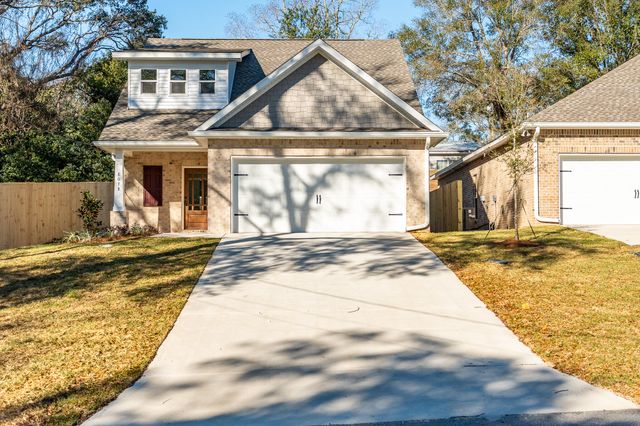 807 S B S Cedar Avenue, Niceville, FL 32578