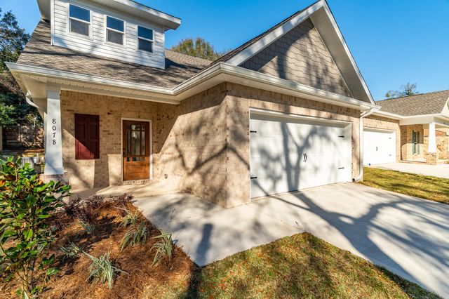 807 S B S Cedar Avenue, Niceville, FL 32578