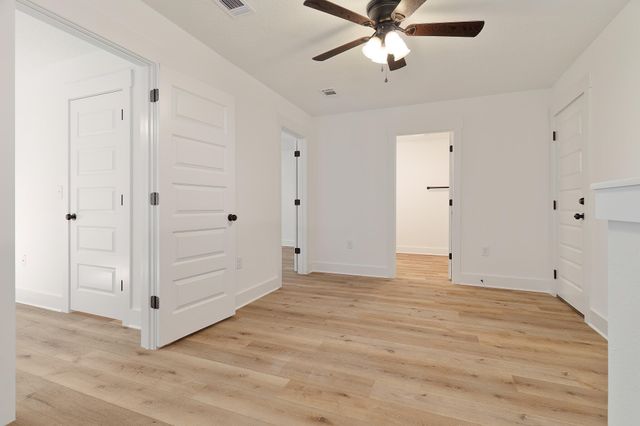 807 S B S Cedar Avenue, Niceville, FL 32578