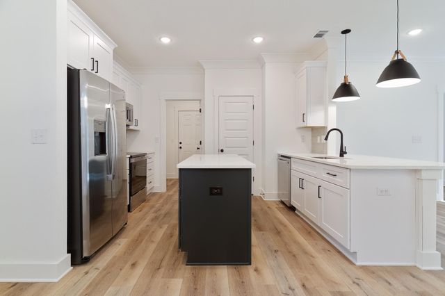 807 S B S Cedar Avenue, Niceville, FL 32578