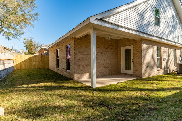 807 S B S Cedar Avenue, Niceville, FL 32578