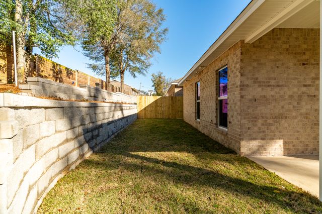 807 S B S Cedar Avenue, Niceville, FL 32578