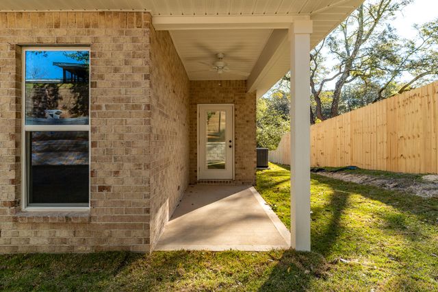 807 S B S Cedar Avenue, Niceville, FL 32578