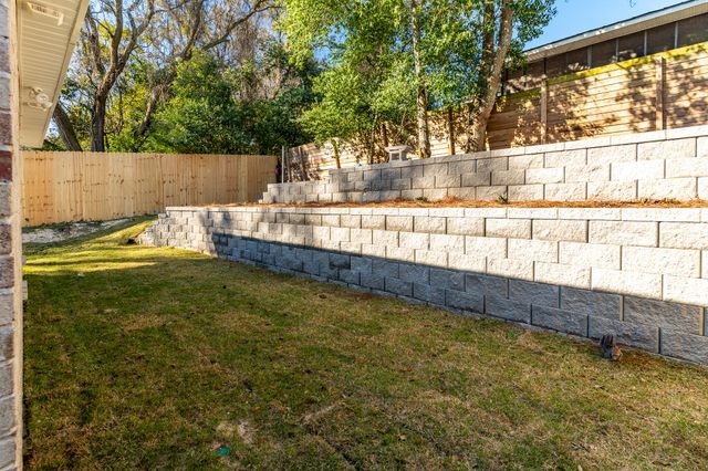 807 S B S Cedar Avenue, Niceville, FL 32578