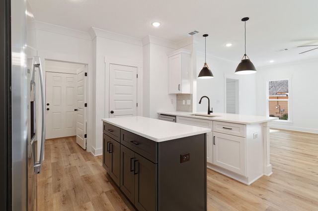 807 S B S Cedar Avenue, Niceville, FL 32578