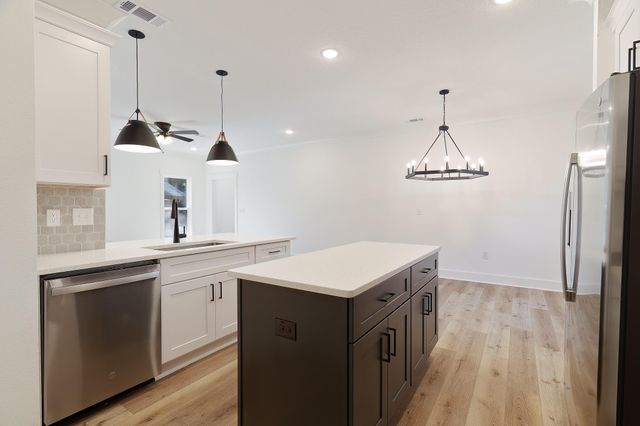 807 S B S Cedar Avenue, Niceville, FL 32578