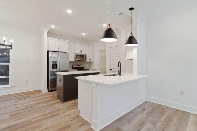 807 S B S Cedar Avenue, Niceville, FL 32578