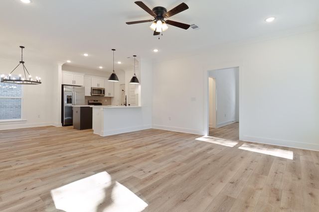 807 S B S Cedar Avenue, Niceville, FL 32578