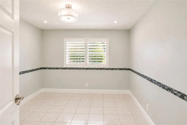 2606 S Poplar, Santa Ana, CA 92704