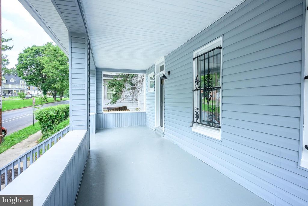 Image 20 of property listing at 3414 GWYNNS FALLS PKWY, Baltimore, MD 21216