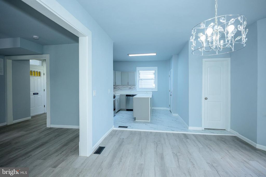 Image 22 of property listing at 3414 GWYNNS FALLS PKWY, Baltimore, MD 21216