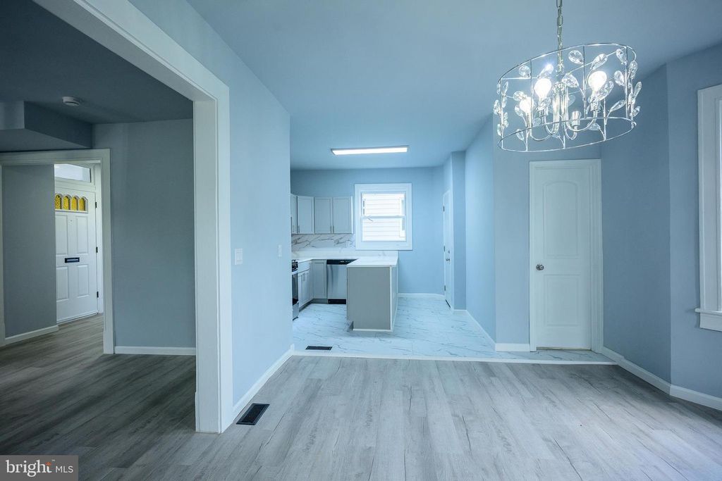 Image 23 of property listing at 3414 GWYNNS FALLS PKWY, Baltimore, MD 21216